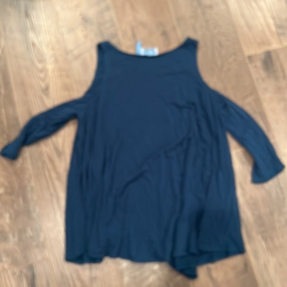 SURVIVAL Woman’s Green Short Sleeve Cold Shoulder Size Small - Picture 3 of 5